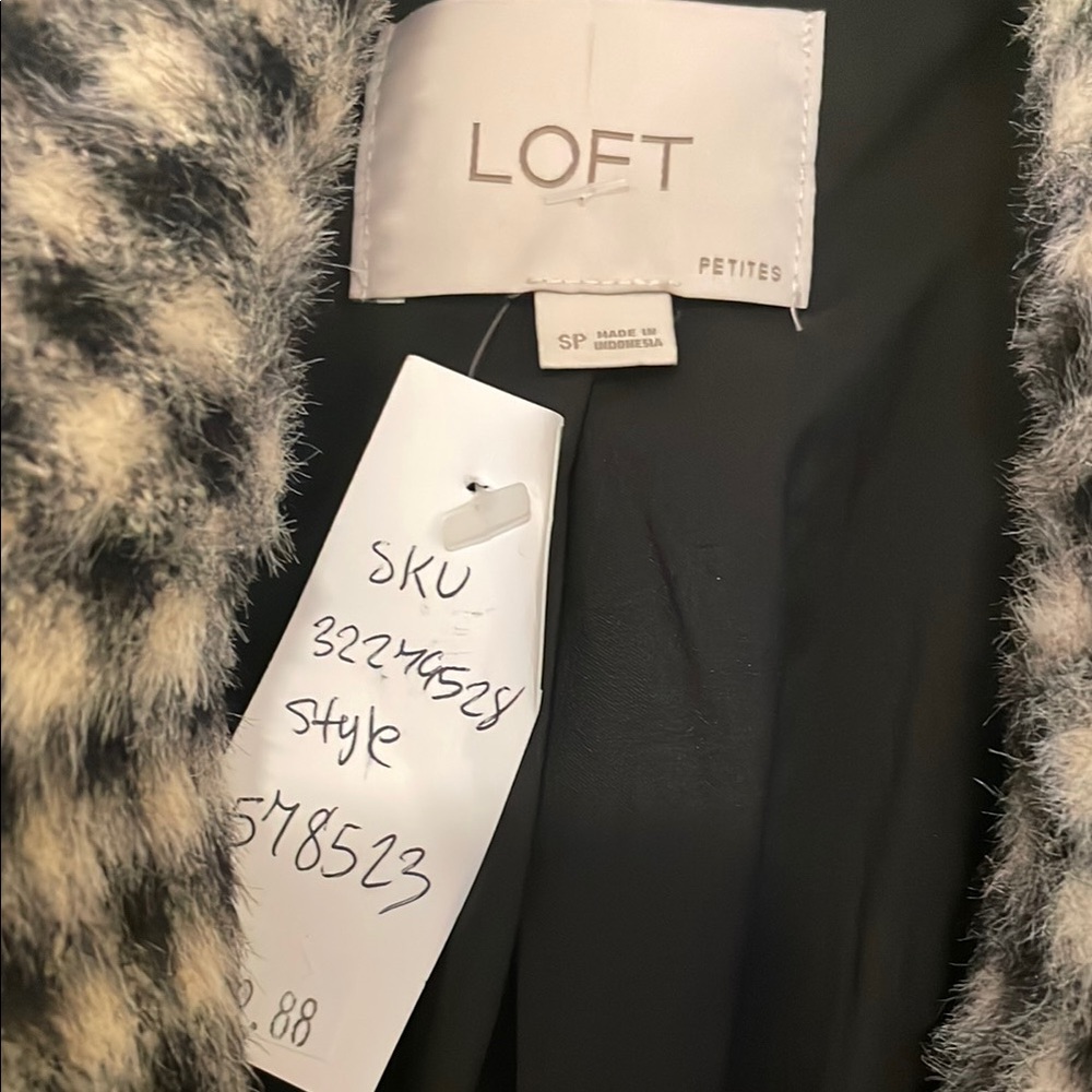 Women's Black and White Houndstooth Coat - Picture 5 of 9